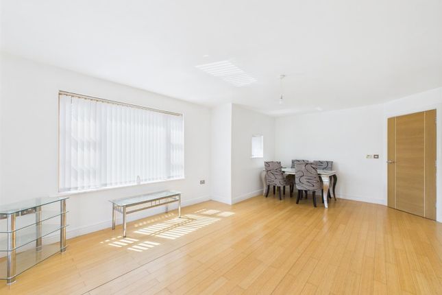 6  Warren Park, 50, Grove Road, Wallasey photo 3