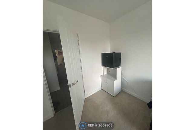Room to rent in Bluenote Apartments, Hayes