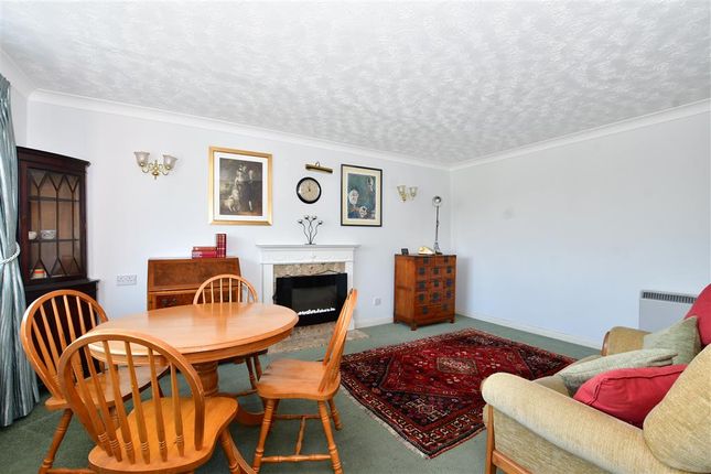 Flat for sale in Whytecliffe Road South, Purley, Surrey