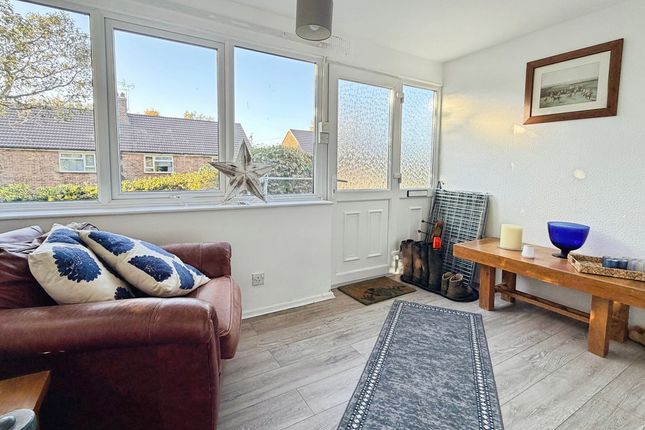 Queensland Crescent, Burton-on-trent photo 2