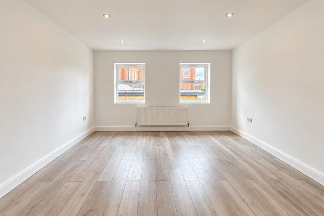 9A, Myrtle Road, Sutton photo 4
