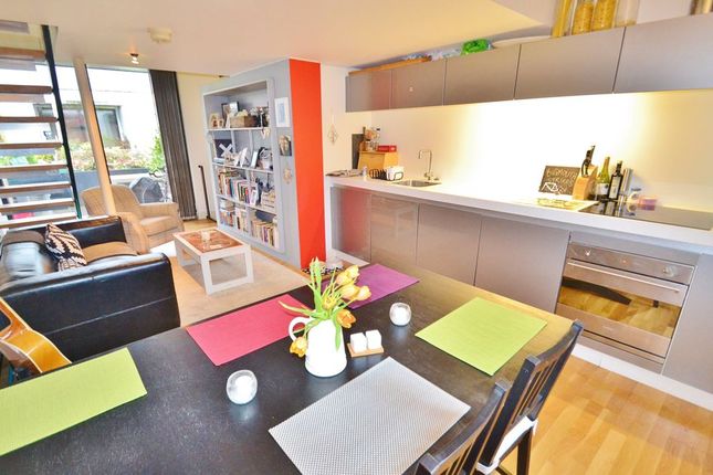 41, Ash Street, Salford photo 4