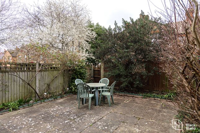 End terrace house for sale in Chisholm Road, Croydon