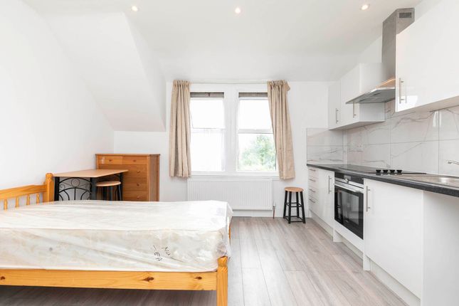 24 Callcott Road photo 2