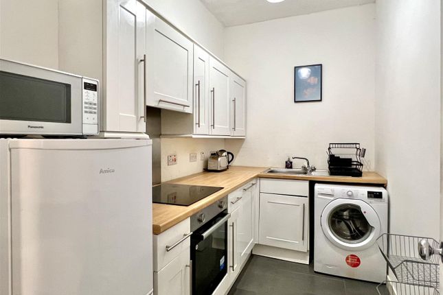 31E, Borestone Crescent, Stirling photo 3