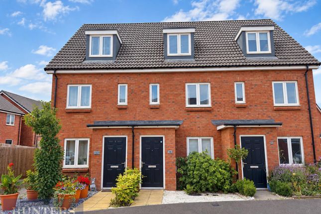 3-bed house on 4, Pear Close, Cranbrook, £280,000