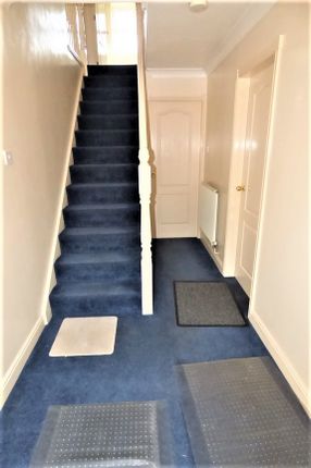27, Moorland View, Leeds photo 2