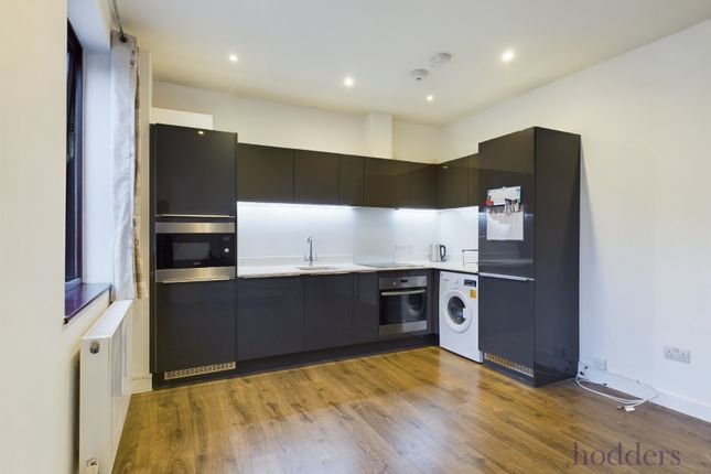 1 Beaumont House,, Hanworth Lane, Chertsey photo 2