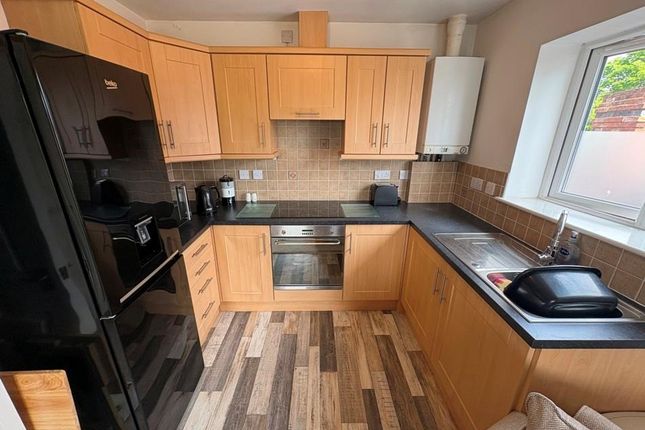 8, Edwards Court, Staffs photo 4
