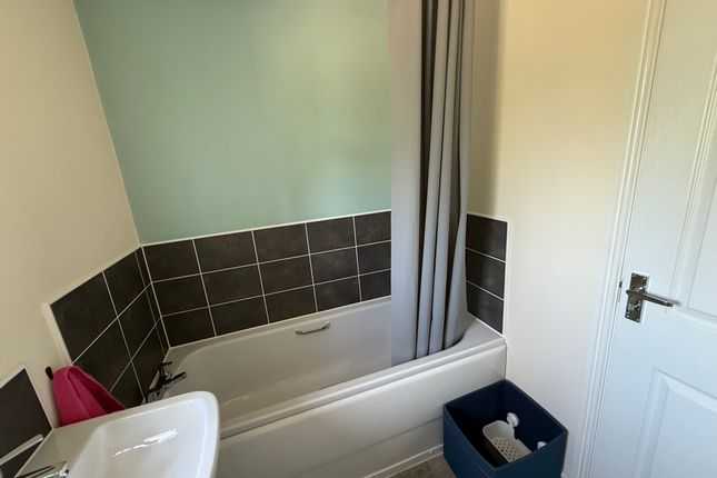 70, Wolverhampton photo 5