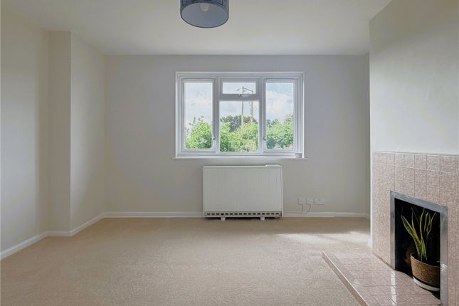 16, Bendy Bow, Wiltshire photo 3