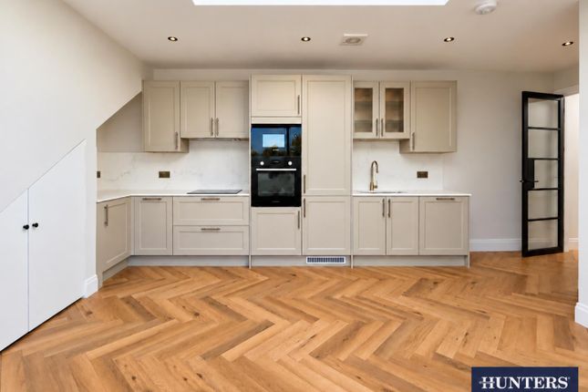 1-bed flat on Hazelwood Avenue, Morden, £2,000/mo
