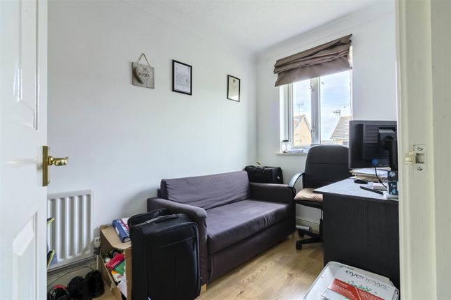 32, Squadron Drive, Worthing photo 5