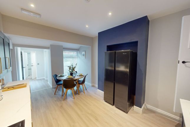 4-bed detached on Hart Street, Nottingham, £2,773/mo