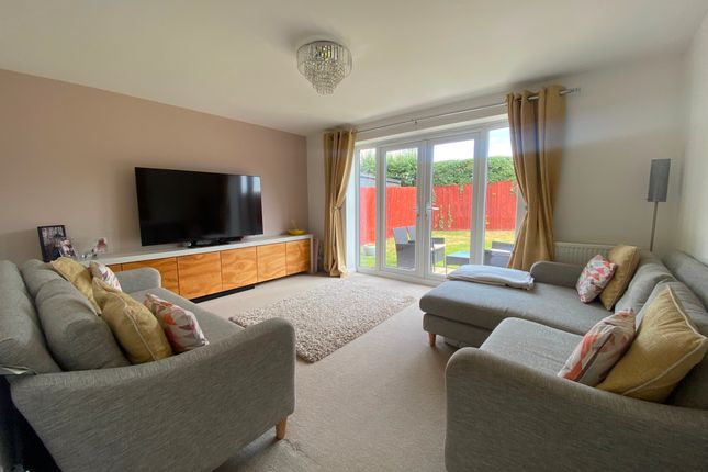 16 Edward Phipps Way, Crewe photo 2