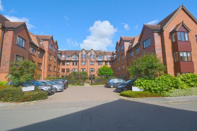 1 bed flat for sale in Rosebery Court, Leighton Buzzard LU7