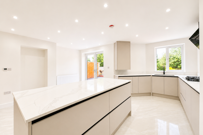 66 Queensgate Drive, Leicester photo 3