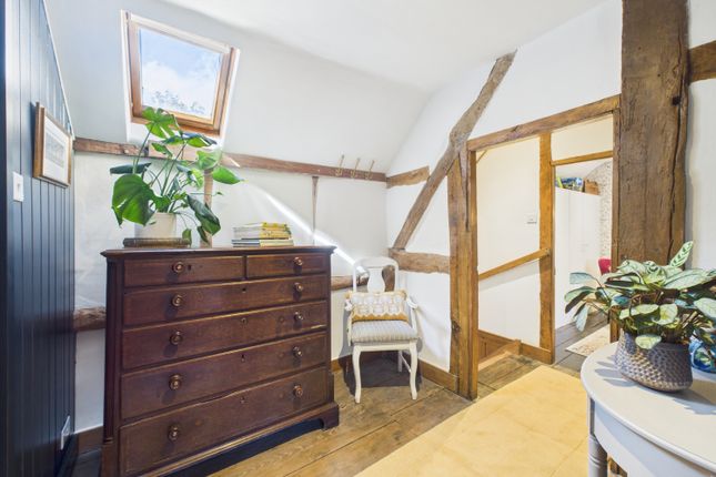 Cam01791G0-Pr0189-Still034