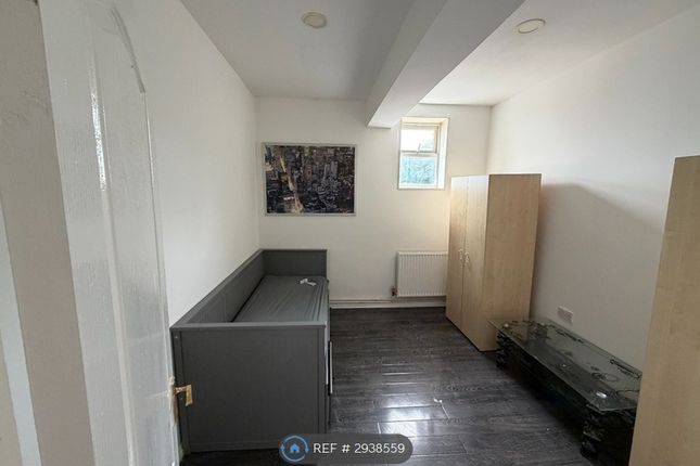Flat, Old Church Road, London photo 3