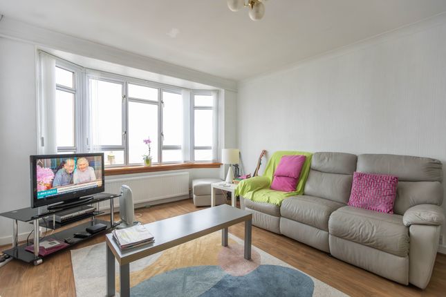  2/2, 4, Levanne Place, Gourock photo 2