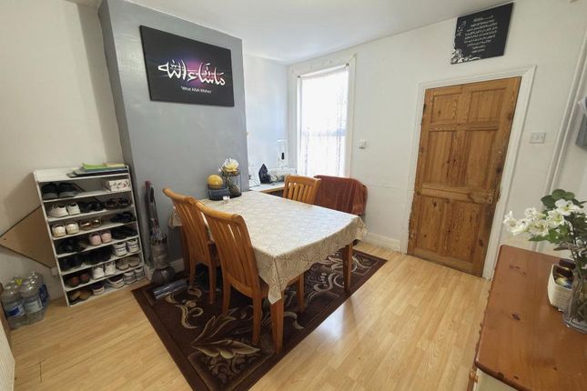 24, St Peters Road, Luton photo 3
