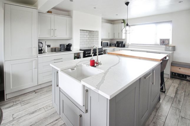11, Windermere Drive, Leeds photo 4