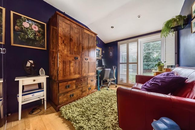 Flat for sale in The Old Warehouse, Witney