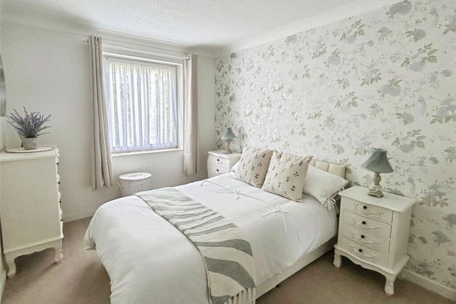 Cedar Road, Sutton photo 5