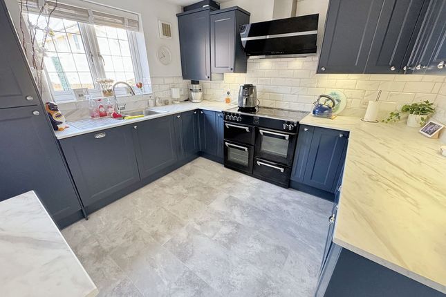 19 Oakfields, Tiverton photo 2
