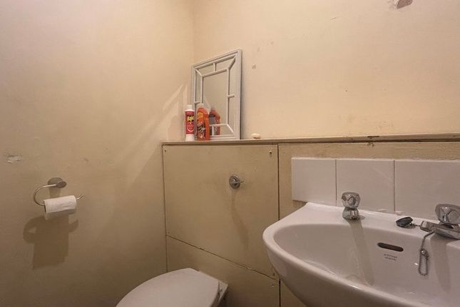 124, North Tenth Street, Milton Keynes photo 3
