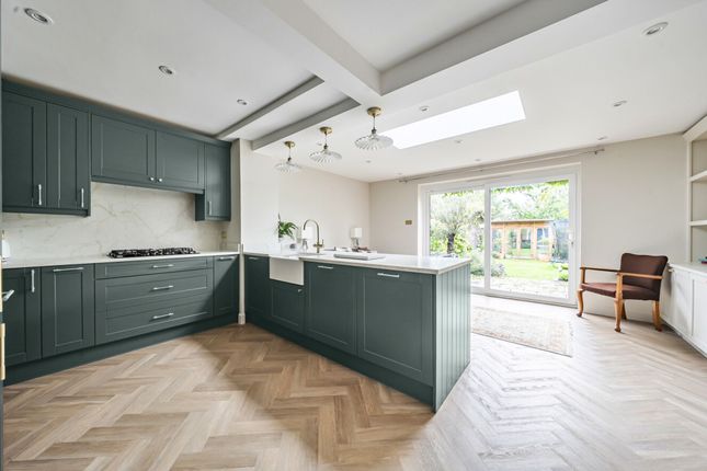 14 Grainger Walk, Tonbridge photo 3