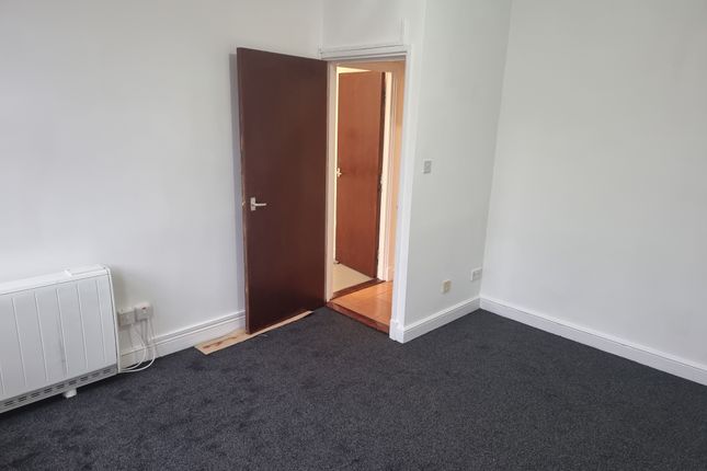 Flat to rent in Clarendon Park Road, Leicester