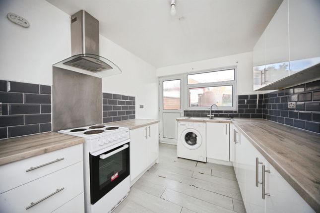 98, Grampian Way, Luton photo 5