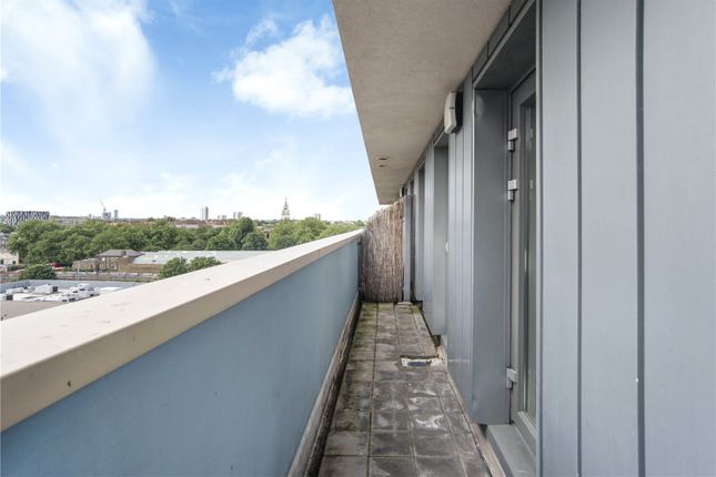 Flat for sale in Chatham Place, London