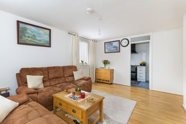 1-bed flat on 34, Brockhurst Close, Stanmore, £275,000