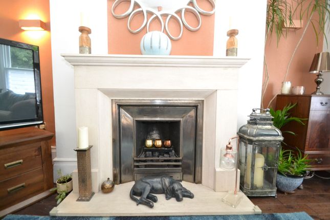 87 Bradford Road, Idle photo 4