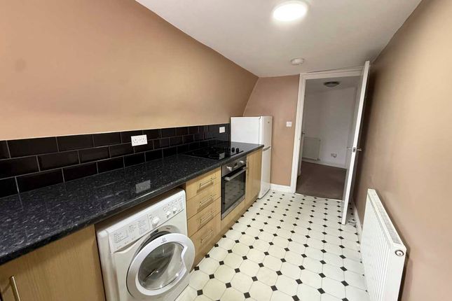 2c, Sambourne Road, Warminster photo 3