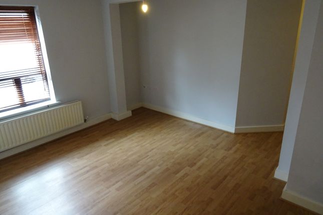 4, Moore, Woodlands Village, Wakefield photo 3