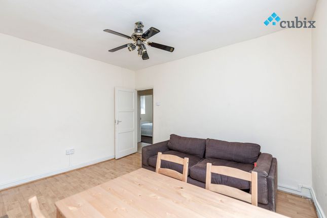 Flat to rent in Tanners Hill, London