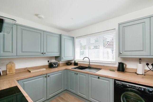 214, Arundel Road Central, Peacehaven photo 4
