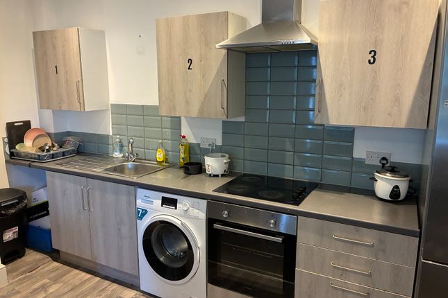8 Beaumont Street, Huddersfield photo 2