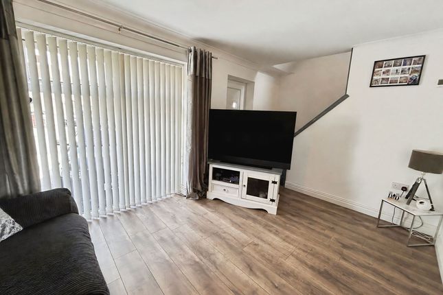 69 St. Helier Drive, Port Talbot photo 4