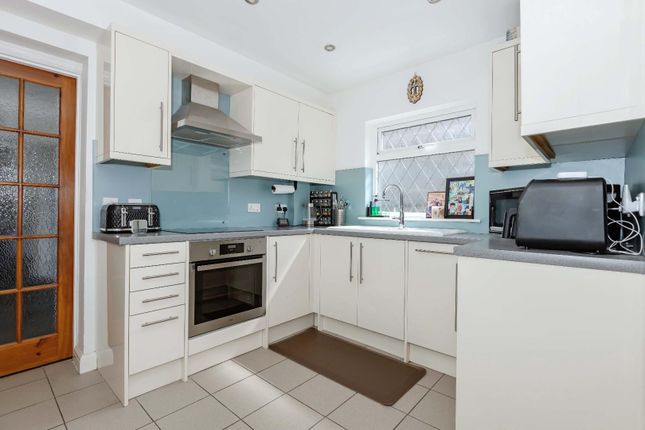 45, Upper Brighton Road, Lancing photo 3