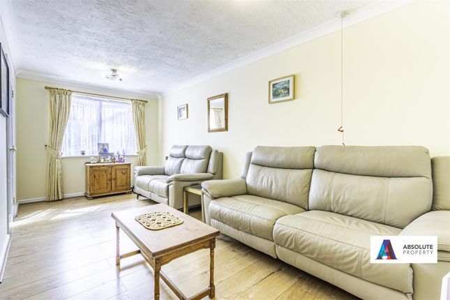 Flat for sale in High Street, Cheshunt, Waltham Cross