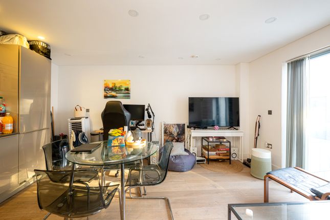 Flat 4, 537, Harrow Road, London photo 3