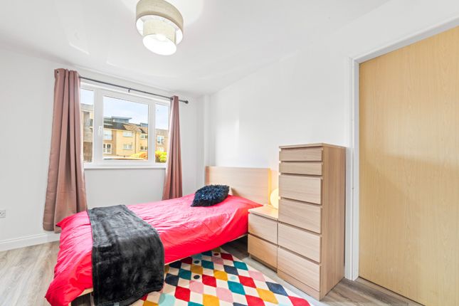 31, Whitehill Court, Glasgow City photo 4