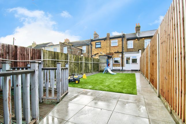 80, Marlborough Road, Romford photo 4