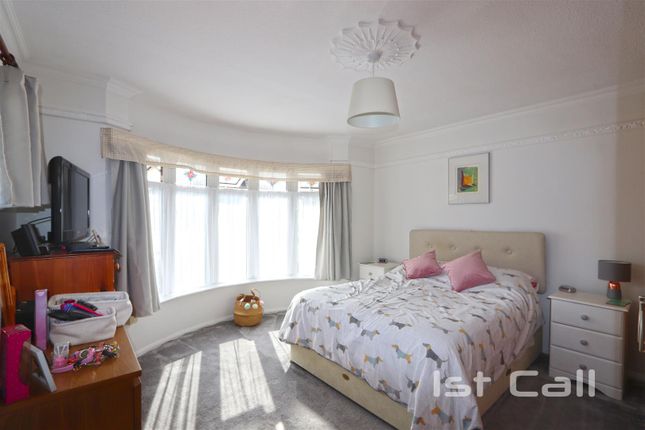 Property for sale in Wyatts Drive, Southend-On-Sea