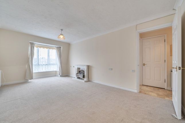 40 Radbourne Court, Draycott Avenue, Kenton photo 2