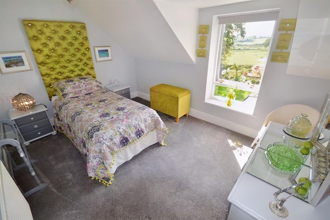 Cottage for sale in St. Clears, Carmarthen
